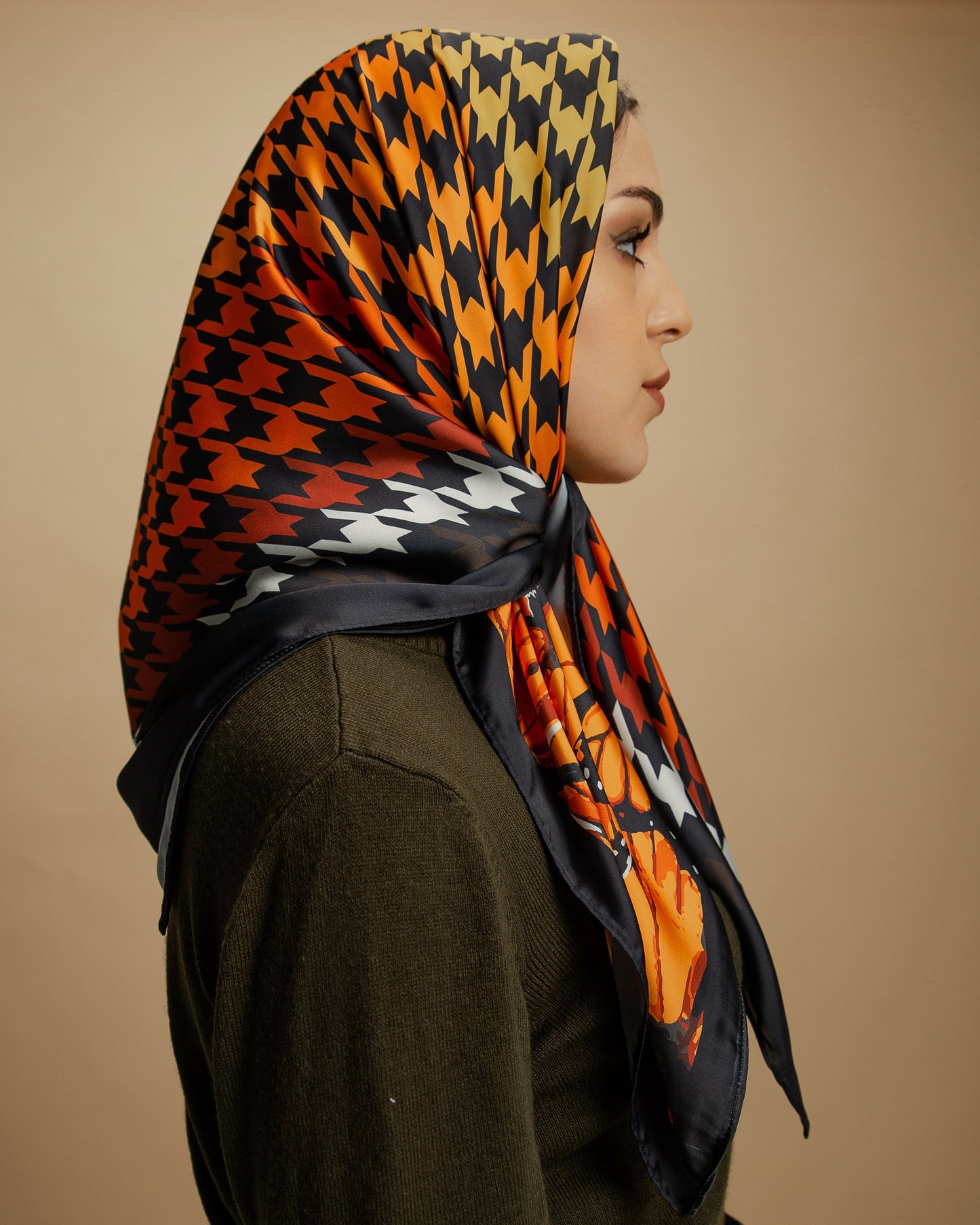 Scarf Monarch BySwan