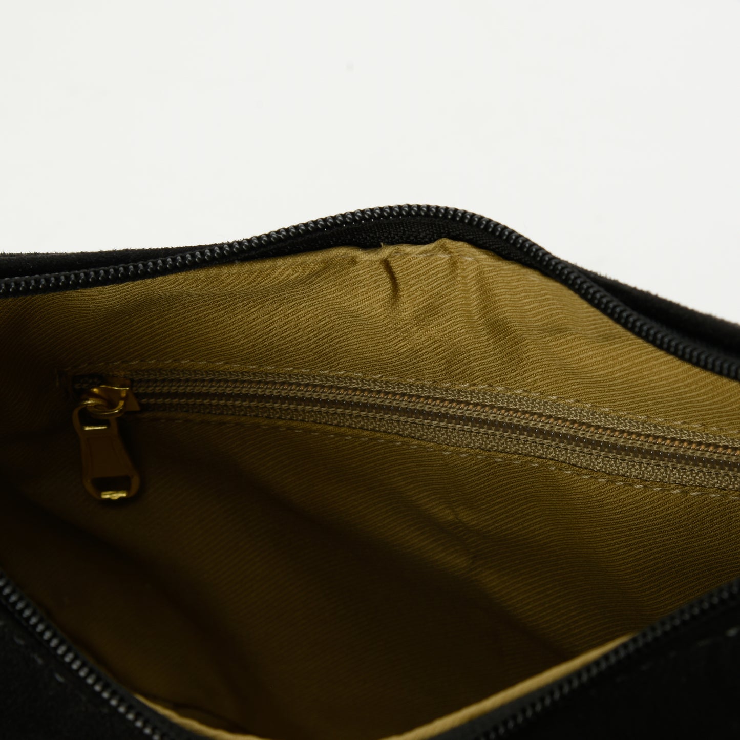 Handbag Black with embroidered Handle