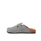 Black and white Pixel mule