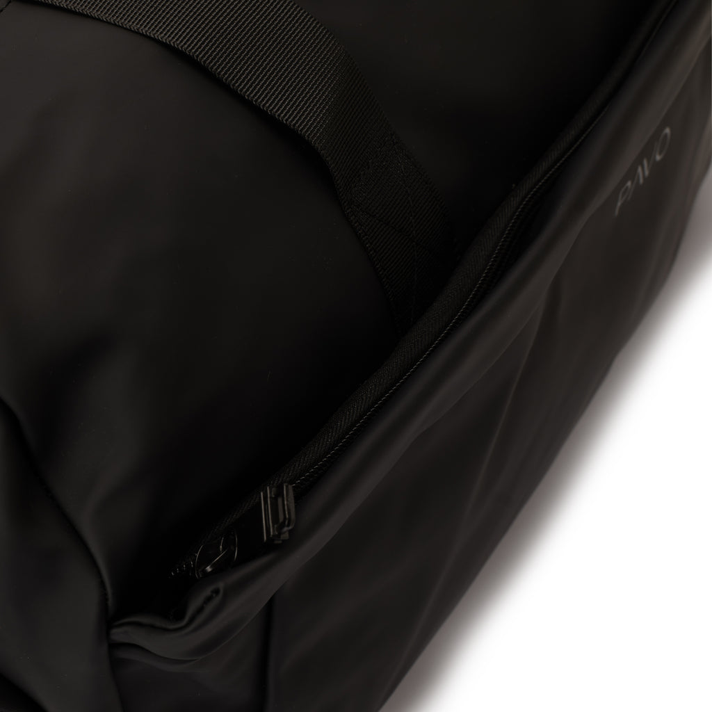 Pavo Essential Black Duffle Bag