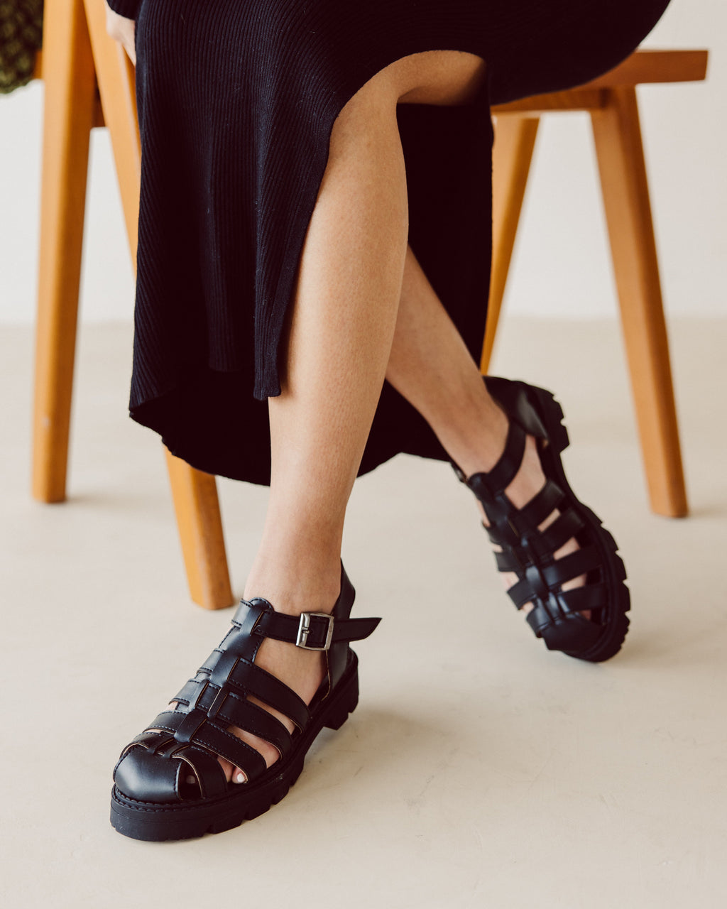 Black Sandals Bypavo