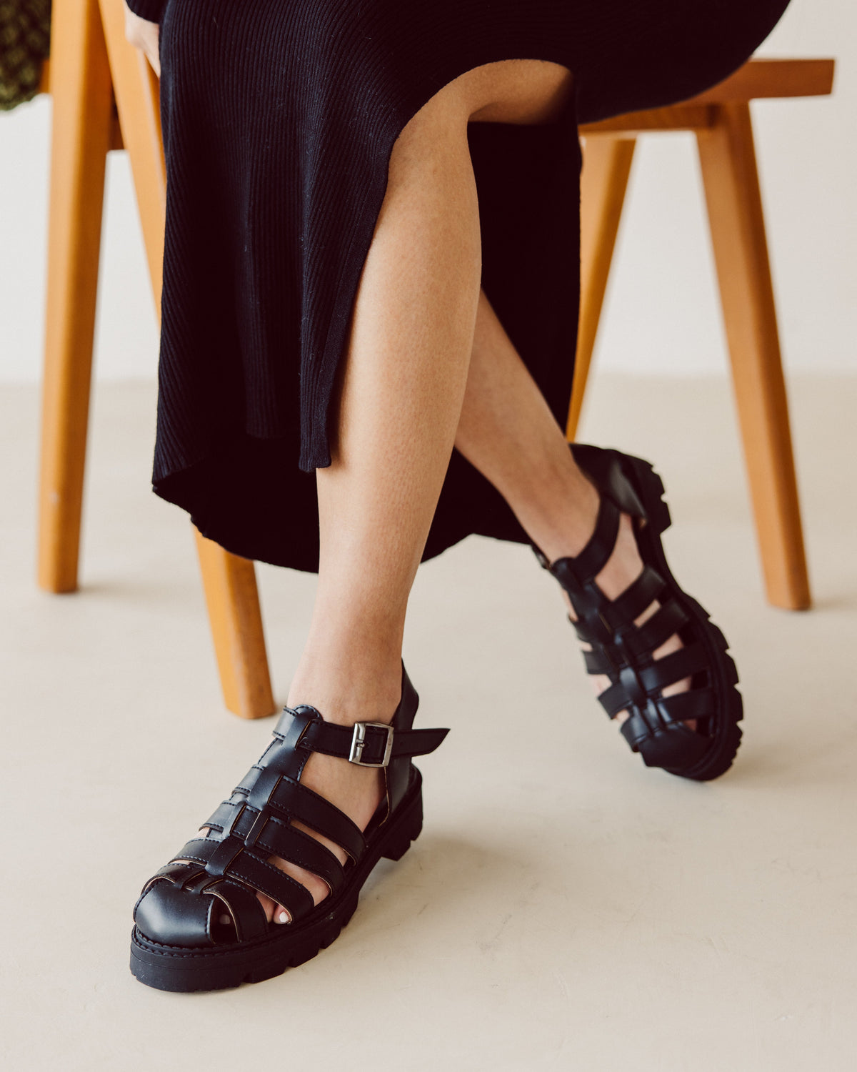 Black Sandals Bypavo