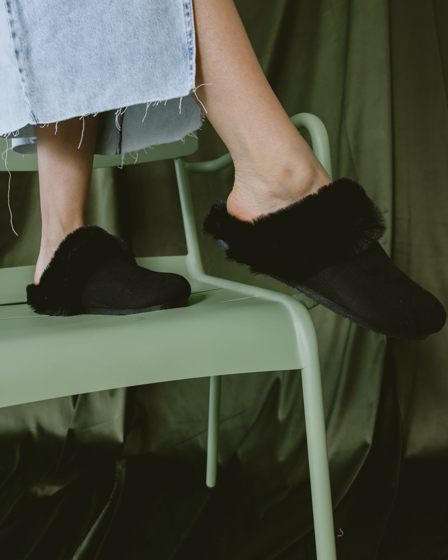 Black Fur clogs