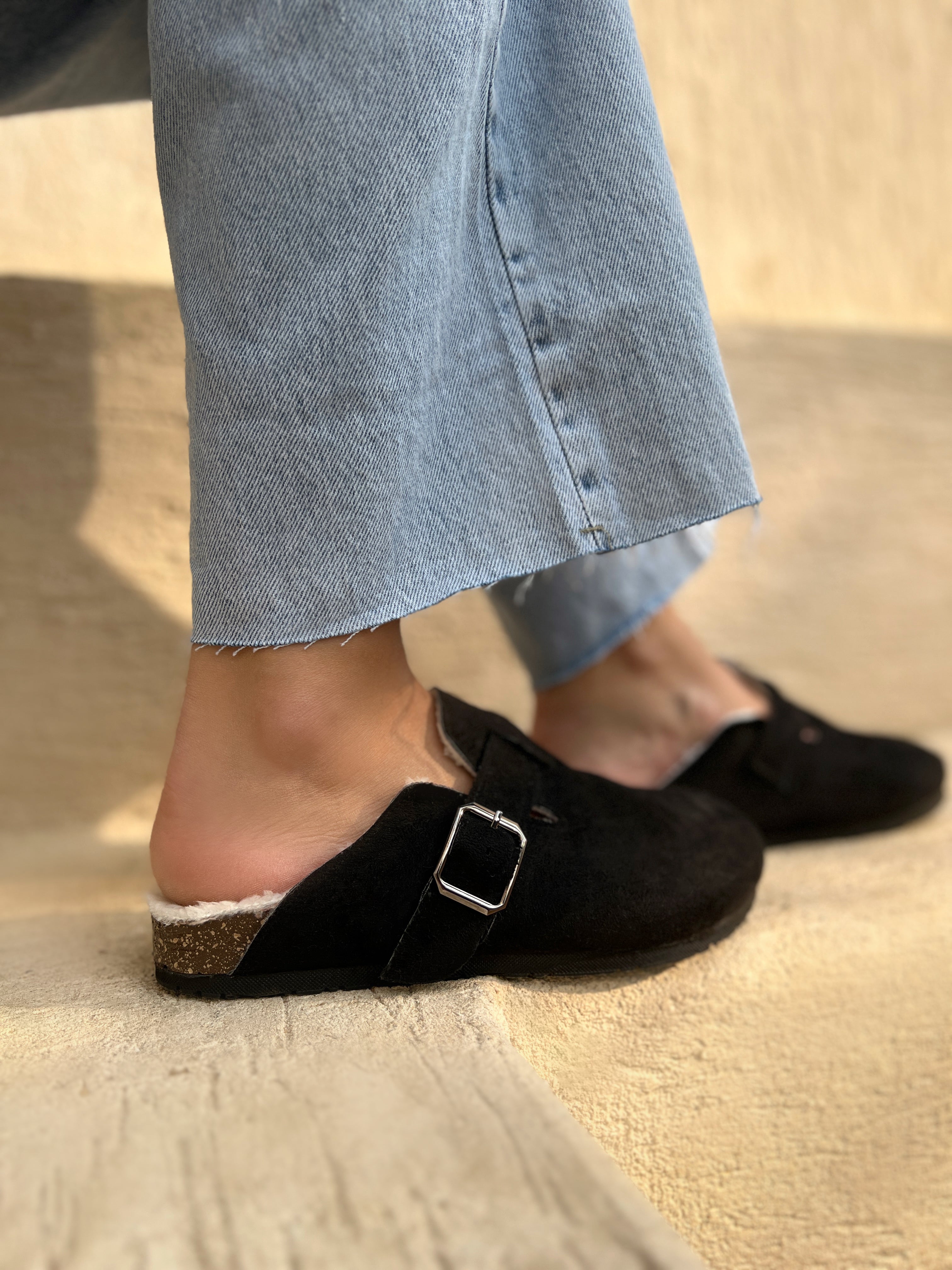 Mule Fur Black - PAVO Egypt