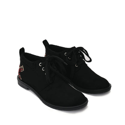 Black thunder embroidered low neck boots